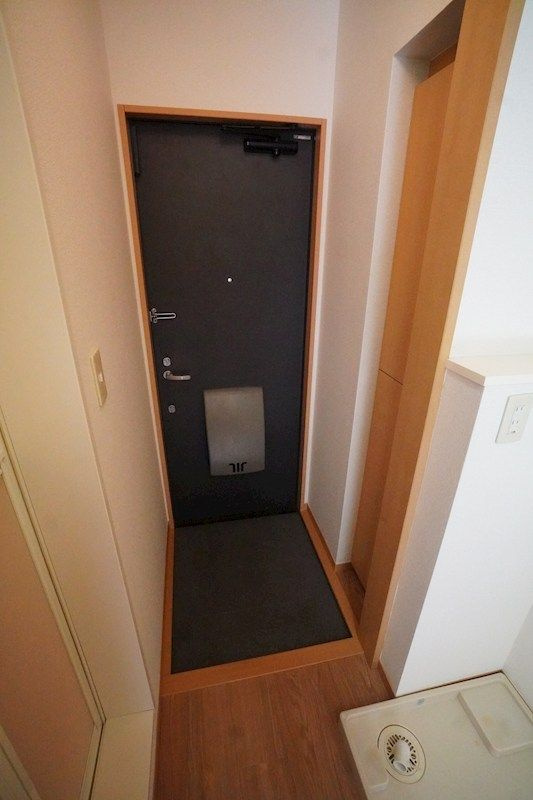 あすなろ4棟の玄関|別部屋参考写真となります