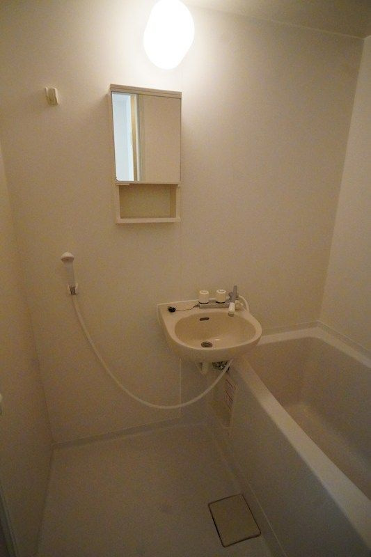 あすなろ4棟の浴室|別部屋参考写真となります