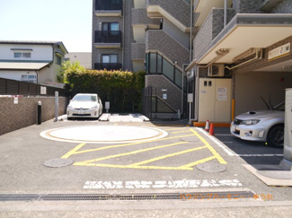 【その他共用部分】 | 自走式の駐車場がありますので、車必須のかたには、安心です。