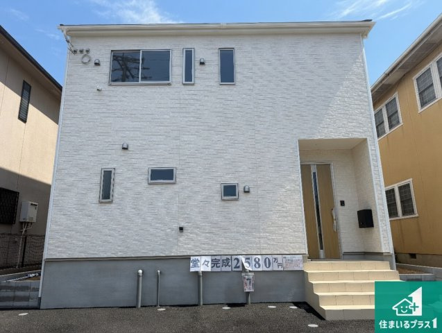 富田林市東板持町　第2期　新築一戸建ての外観|安心の10年保証！外観を美しく保ち、雨水で汚れを落とします！気になることがありましたら、お気軽にお問い合わせください！