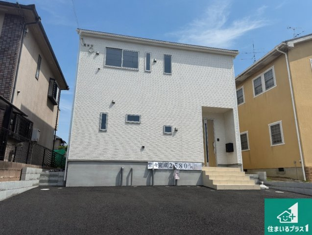富田林市東板持町　第2期　新築一戸建ての外観|お客様に長く安心して住んでいだだける事にこだわった家づくり！住んでからのアフターサービスにもしっかりと取り組んでいます！