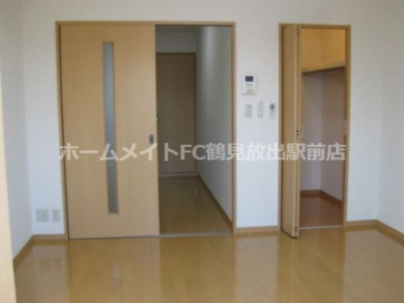 東大阪市長田西５丁目の賃貸マンションの居間・リビング