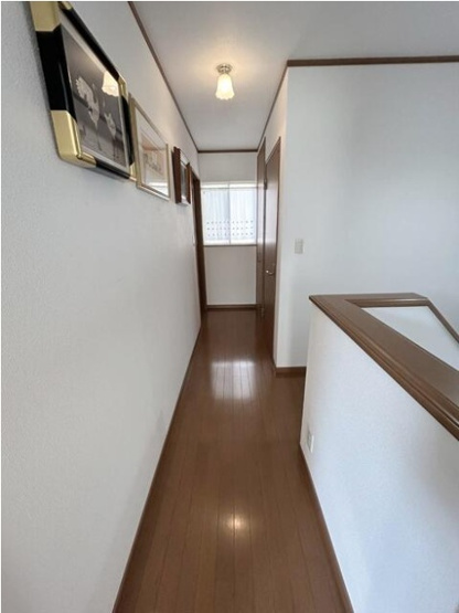 【内装】 | お車を所有されているご家庭も安心のカースペース2台完備！