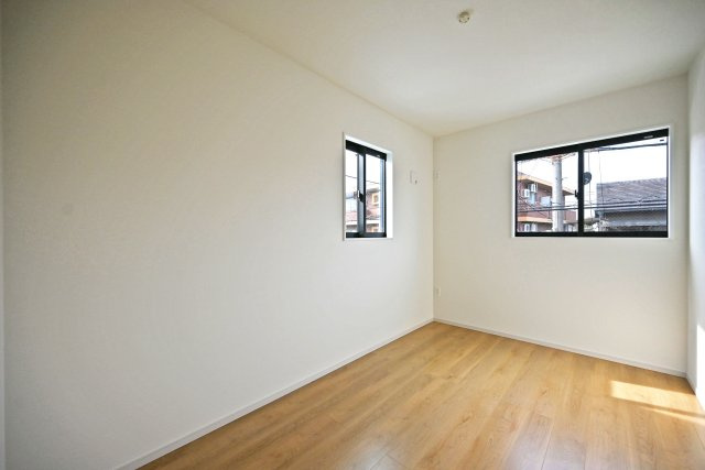 テラシエ大庄中通１丁目新築一戸建て│4LDK+駐車駐輪の洋室|-洋室5帖(2F)-