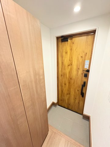 弥富市佐古木３丁目戸建の玄関