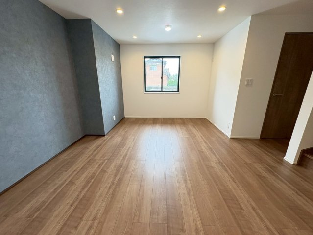 弥富市佐古木３丁目戸建の居間・リビング