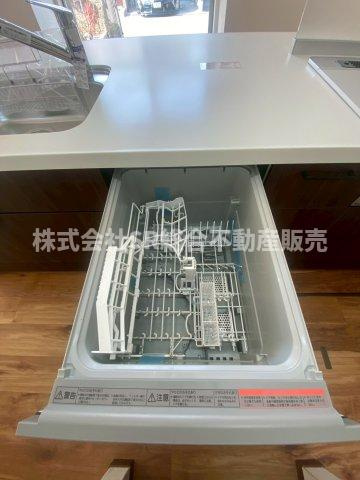 新庄1丁目中古戸建のキッチン|食洗機があり洗い物の手間が省けます♪