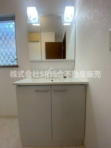 新庄1丁目中古戸建の独立洗面台|新調されたばかりのピカピカの洗面台です☆