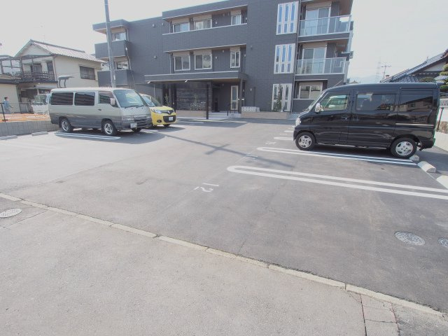 リベラの駐車場