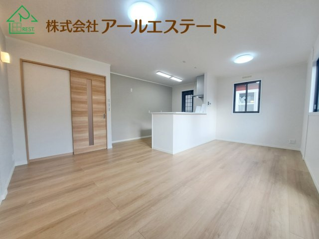 姫路市東雲町5丁目　　JR「姫路駅」徒歩20分の居間・リビング