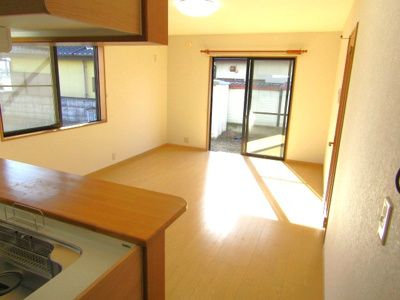 【居間・リビング】 | 【再生住宅】南アルプス市鏡中條 | ゆったり過ごせるリビングです