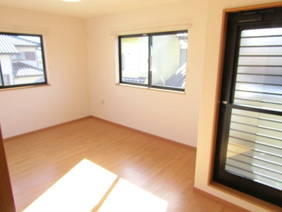 【洋室】 | 【再生住宅】南アルプス市鏡中條 | ゆったりした洋室です