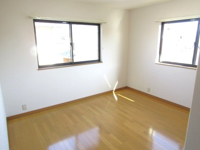 【洋室】 | 【再生住宅】南アルプス市鏡中條 | 使い勝手のいい洋室です