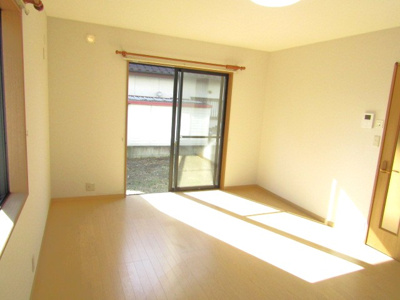 【居間・リビング】 | 【再生住宅】南アルプス市鏡中條 | 使いやすい居間です