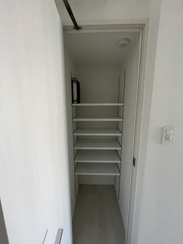 SAKURA AXIS NAKAITABASHIの収納|502号室参考写真です（PURE WHITE)