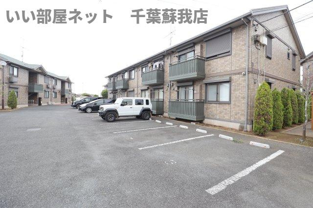 バニュルスⅡの駐車場|車をお持ちの方に嬉しい駐車場付きの物件です