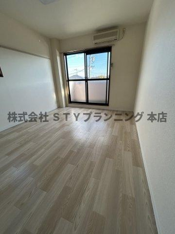 仲介手数料０円！エトアール平針IIの居間・リビング