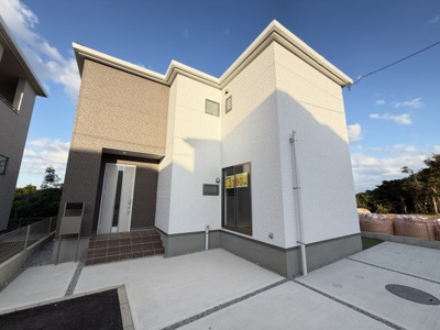 【外観】 | うるま市田場（全4棟） | 4号棟　駐車2台完備♪