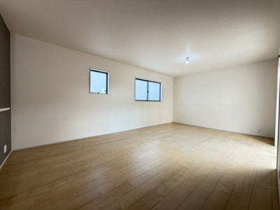 【居間・リビング】 | うるま市田場（全4棟） | 4号棟　LDK18帖♪