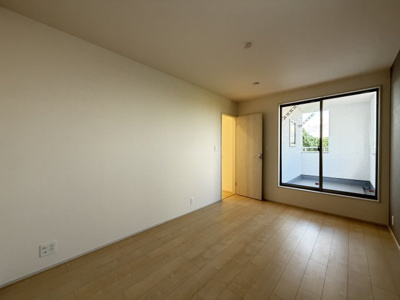 【洋室】 | うるま市田場（全4棟） | 4号棟　洋室6.7帖＋大型WIC付き♪