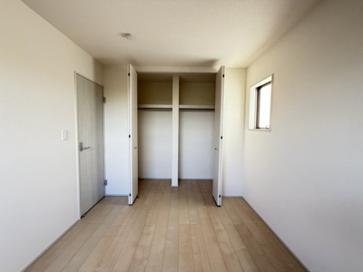 【収納】 | うるま市田場（全4棟） | 4号棟　洋室6帖＋CL付き♪