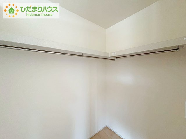 ひたちなか田彦10期　新築戸建　1号棟の収納|"ママに人気のウォークインクローゼット付き！
コートやジャケットはもちろん、季節物や布団なども全部収納できちゃいます(^^)/"