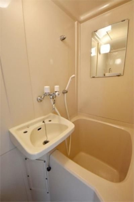 【洗面所】 | アーバンひばりが丘 | 明るい洗面台です