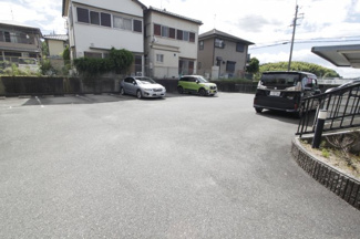 【駐車場】