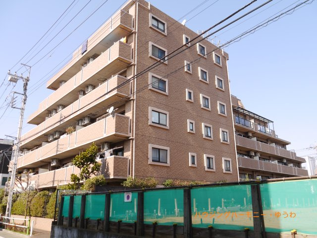 【外観】 | ライオンズマンション西高島平溝下公園弐番館 | 穏やかな風と陽光を導き、プライバシーに配慮された設計プランを採用し、居住性を一段と心地よいものにしています。
