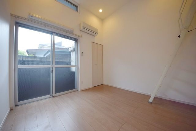 KAHALE東大宮の居間・リビング