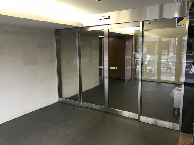 コンフォリア本所吾妻橋のエントランス