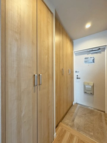 グラン・コート若林の玄関