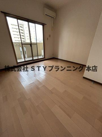 仲介手数料０円！アルバ大須の居間・リビング