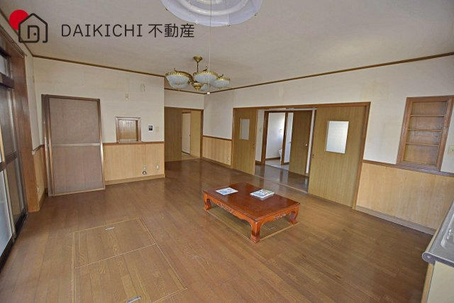 【居間・リビング】 | 久喜市南3丁目　中古戸建