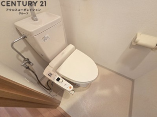 温水洗浄便座付きのトイレです！
