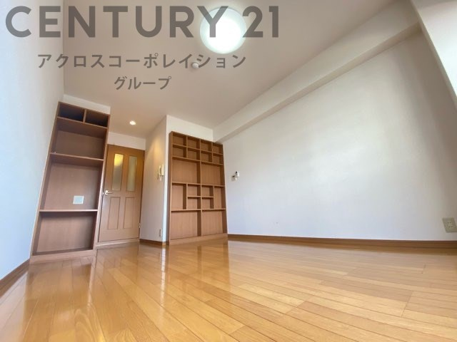 床暖付きの8帖の洋室です♪