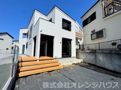 【外観】 | 座間市南栗原三丁目　新築分譲住宅　全1棟 | 家族が「常に」一緒に居ることができる空間。 友人が「いつも」遊びに来たくなる空間。ここは「いつまでも」みんながひとつになれる空間。