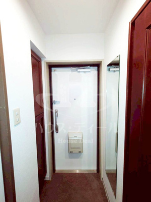 【玄関】 | 朝日シティパリオ王子神谷 | 収納もある玄関です