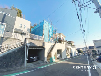 【前面道路含む現地写真】