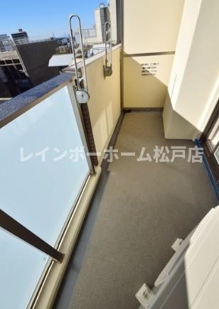 特典：仲介手数料が半額です!!のバルコニー|バルコニーがあります