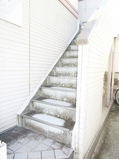 リアルワン王子のその他共用部分|階段です☆