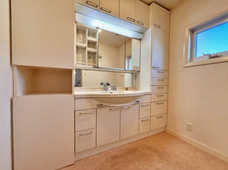 【独立洗面台】 | 千葉市緑区おゆみ野南3丁目　中古戸建 | 収納量の多い大きな洗面台