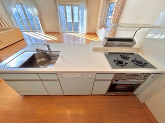 【キッチン】 | 千葉市緑区おゆみ野南3丁目　中古戸建 | 使い勝手の良いペニンシュラキッチン