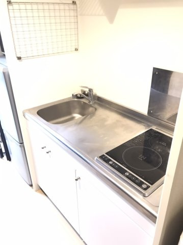 レオネクストグリーンハウス江波のキッチン|コンパクトなキッチンで掃除もラクラク
