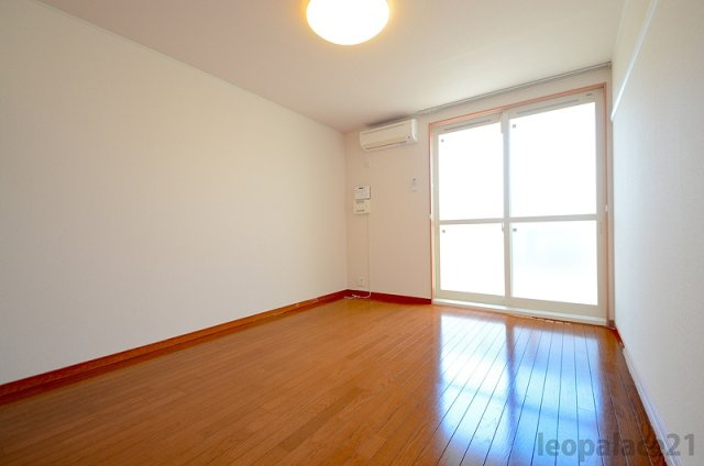 レオパレスきのした荘の居間・リビング|備品や設備仕様は号室等により異なります現地をご確認下さい。