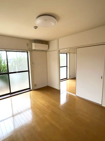 ハニーハイツⅠの居間・リビング|こちらの居間で趣味の時間をお楽しみください