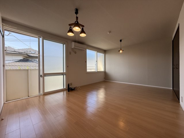 ハウス葭の居間・リビング