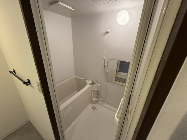 ハウス葭の浴室