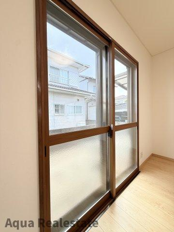 善通寺市木徳町　リノベ住宅の駐車場|駐車スペース　奥行きがあり大きめのお車もしっかり停められるスペースです
