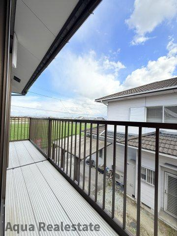 善通寺市木徳町　リノベ住宅の設備|駐車スペース　屋根付きで勝手口の目の前です。雨の日も荷物の荷下ろしも濡れません